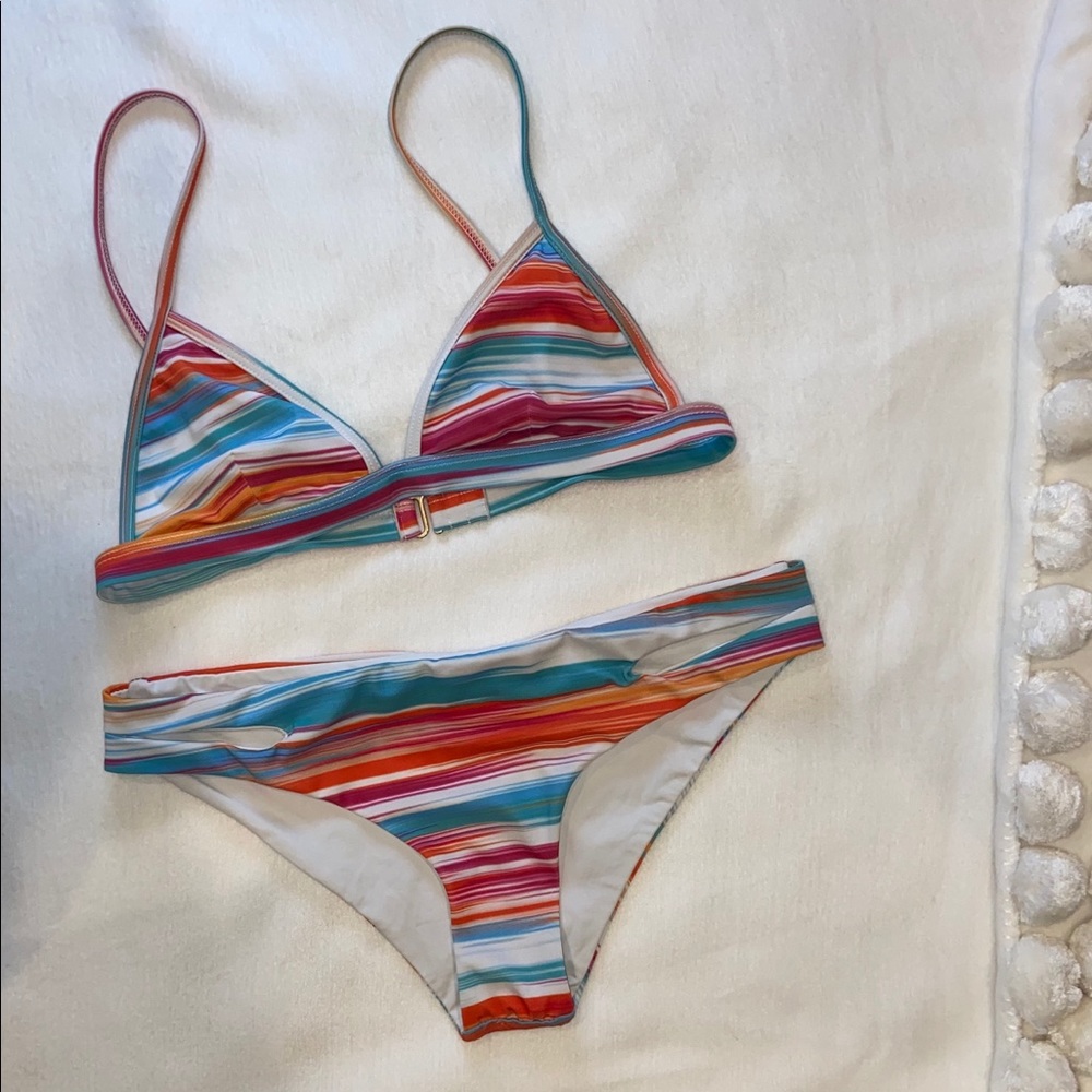 L*SPACE Bikini Set - Picture 2 of 14